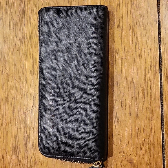Prada Zippy Wallet - Picture 2 of 10